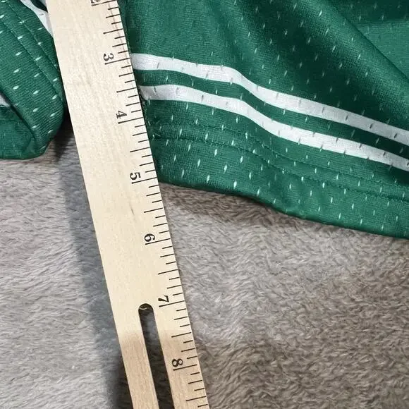 Looney Tunes Shorts Mens Large Green Mesh Basketball Buggs Bunny Shorts - Picture 7 of 9